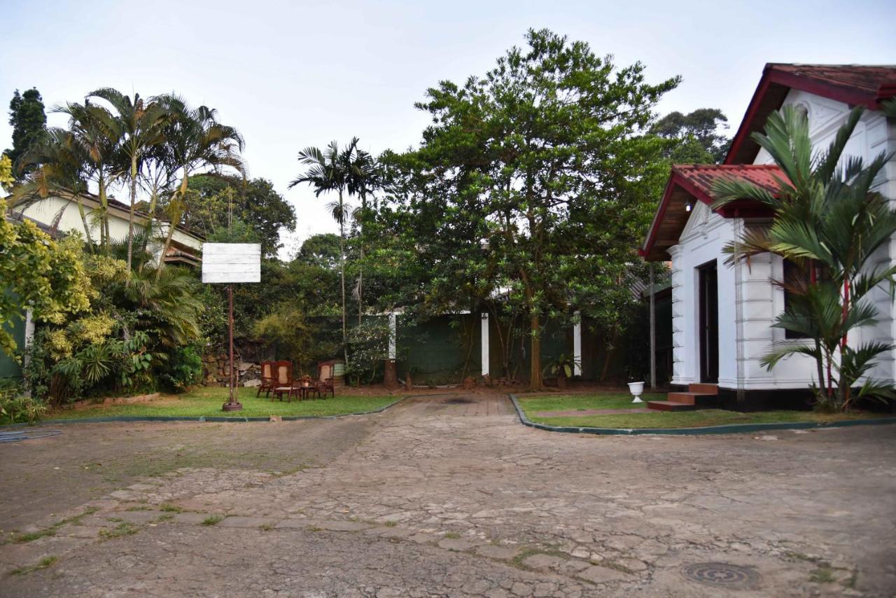 Antique Tourists Lodge Kandy Eksteriør bilde